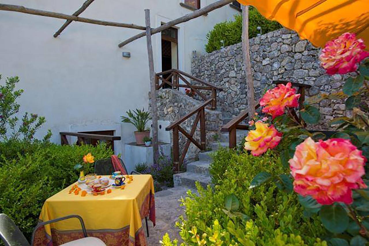 L'antico Borgo Dei Limoni 2*