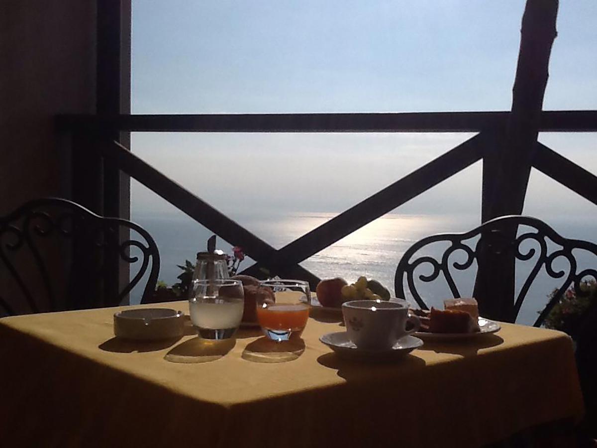 Couette-café L'antico Borgo Dei Limoni 2*